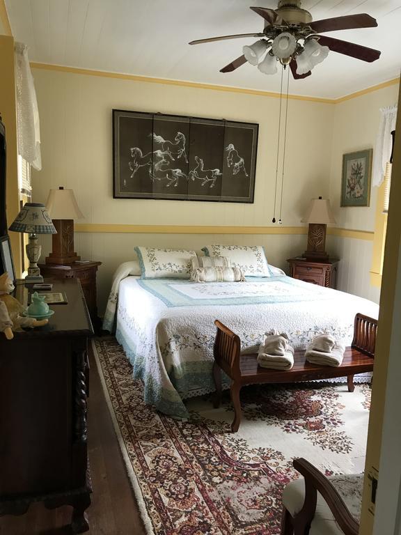 Maureen'S Bed And Breakfast ฮิโล ภายนอก รูปภาพ