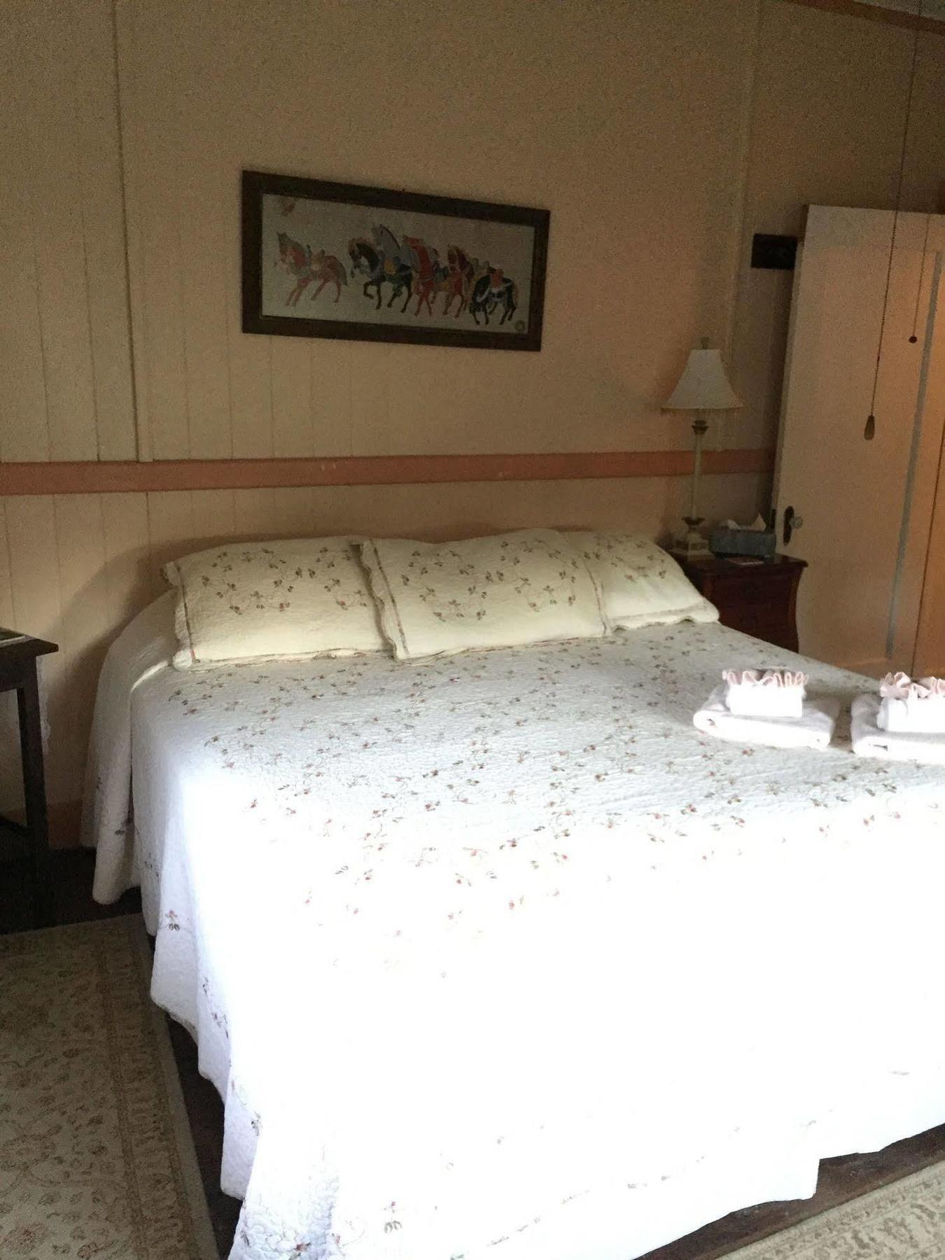 Maureen'S Bed And Breakfast ฮิโล ภายนอก รูปภาพ