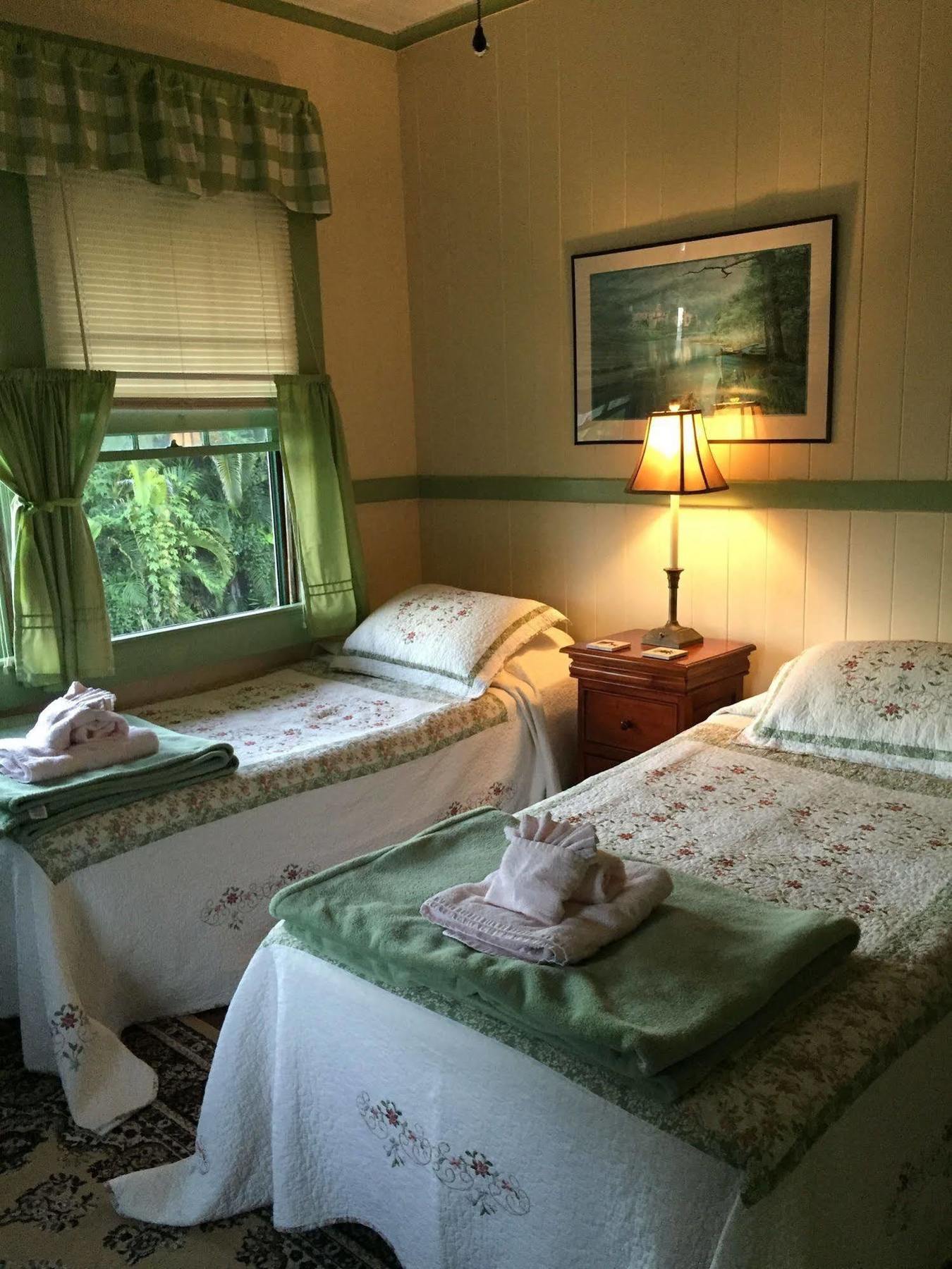 Maureen'S Bed And Breakfast ฮิโล ภายนอก รูปภาพ