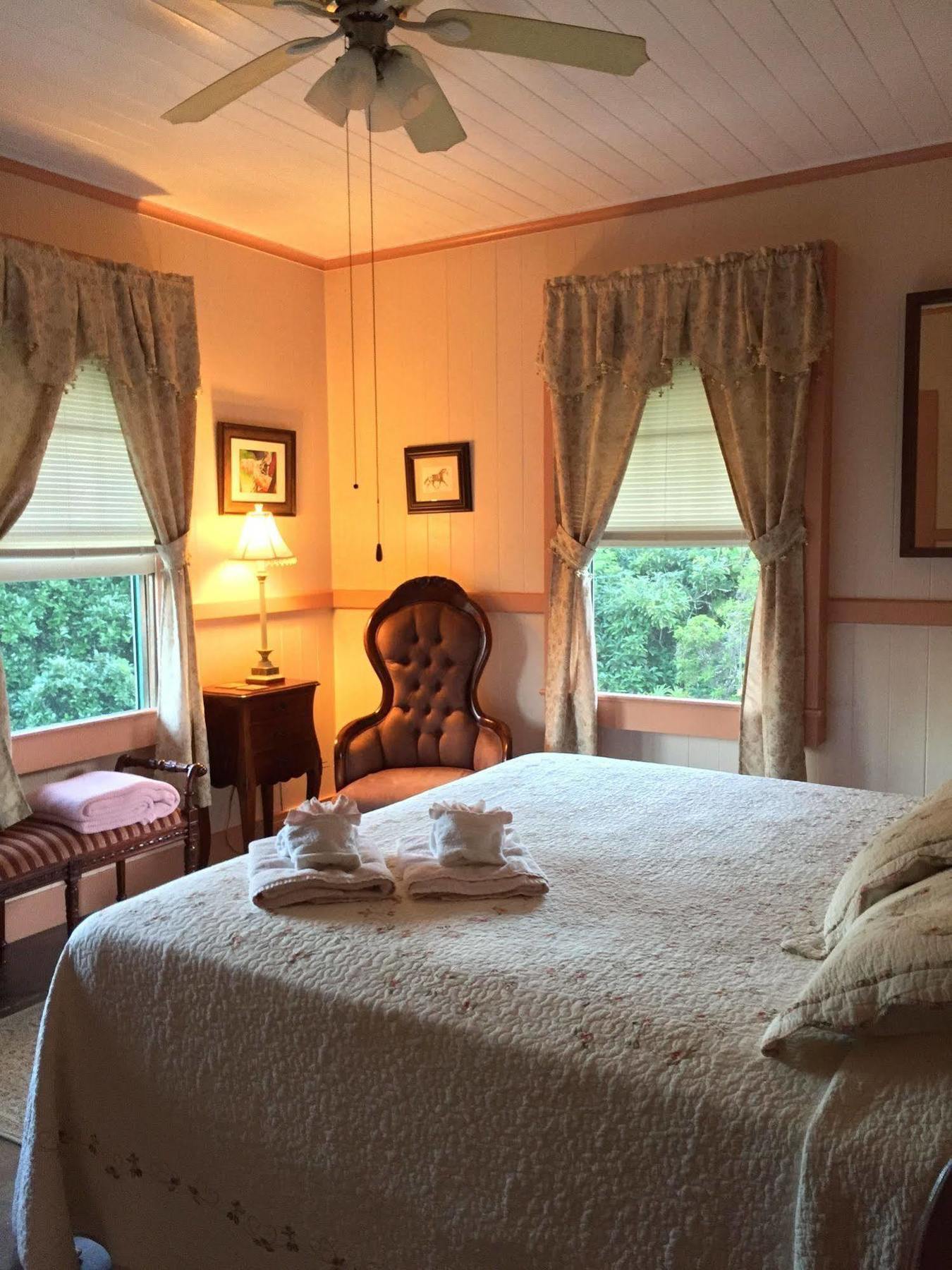 Maureen'S Bed And Breakfast ฮิโล ภายนอก รูปภาพ