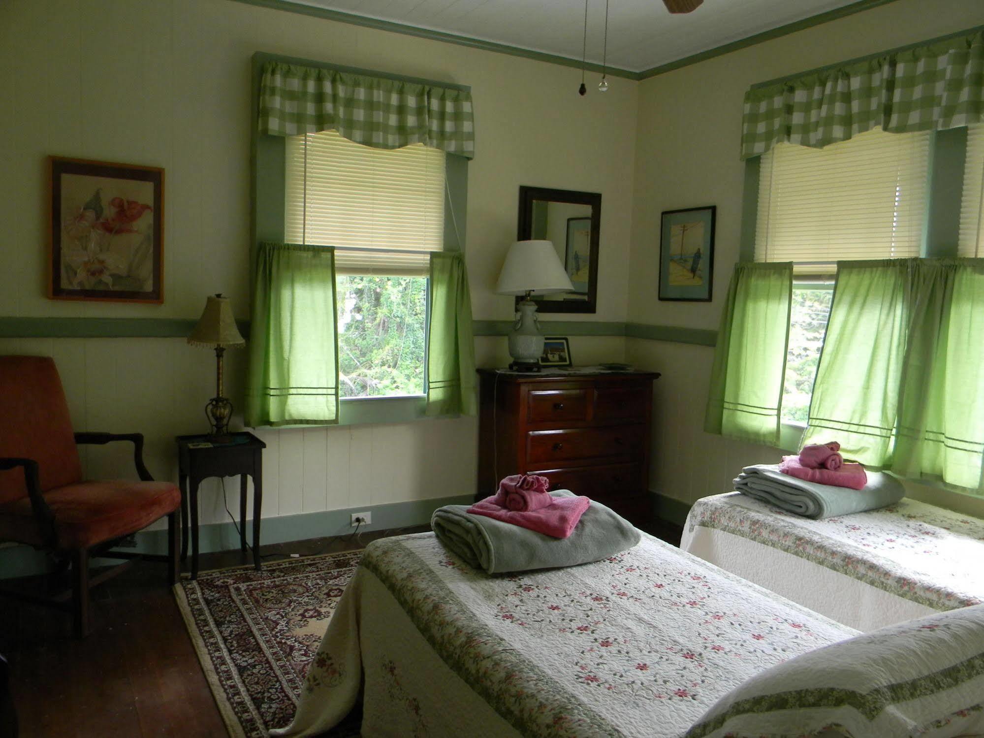 Maureen'S Bed And Breakfast ฮิโล ภายนอก รูปภาพ